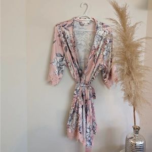 LE ROSE  STORIES satin robe